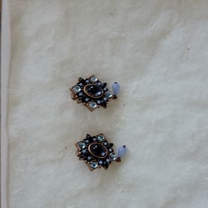 Vintage Avon clip blue rhinestone earrings
